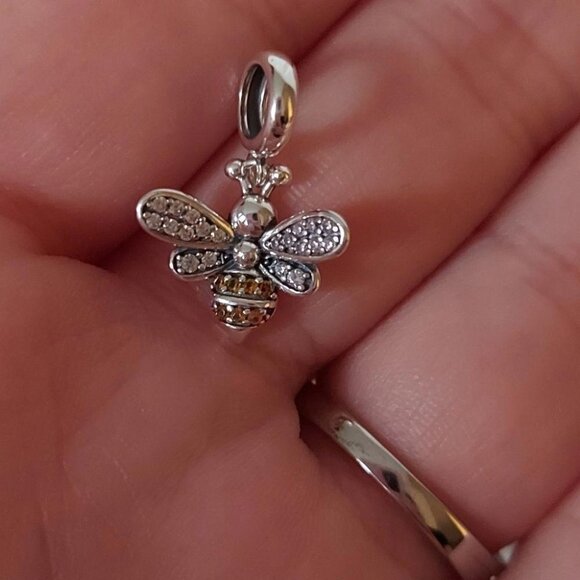 925 Sterling Silver Bee Charm - Picture 7 of 7